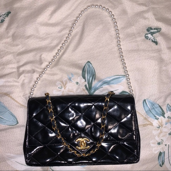 CHANEL Handbags - ❣️Classic Flap Quilted Gold CC Patent Leather Bag